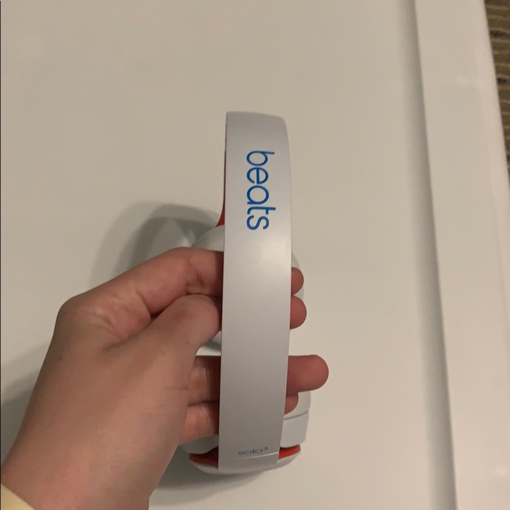 beats solo wireless headphones